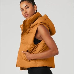 Alo Yoga Gold Rush Puffer Vest, Toffee